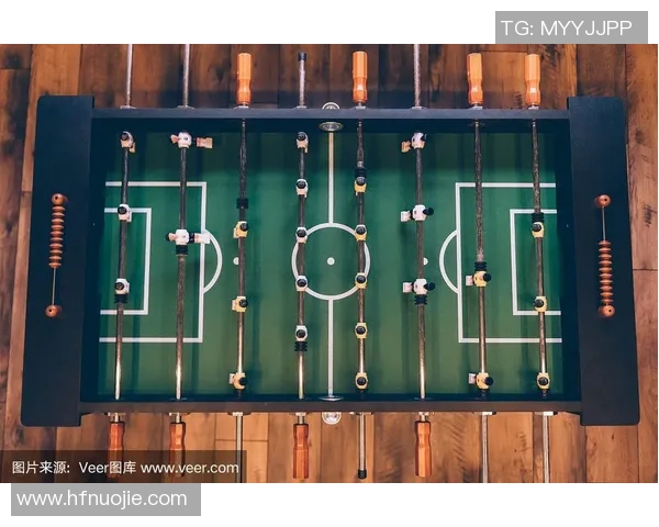 足球明星掀翻桌子事件背后的真相与影响分析 足球明星掀翻桌子事件背后的真相与影响分析